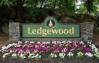 3 Ledgewood Way Unit 6, Peabody, MA 01960