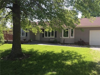 29850 Lone Star Rd, Paola, KS 66071