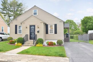 70 West St, West Warwick, RI 02893