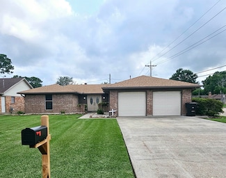904 S 22nd St, Nederland, TX 77627
