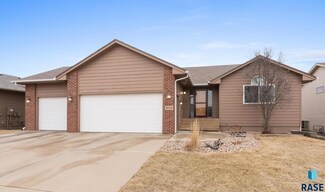 5544 S Wexford Ct, Sioux Falls, SD 57106