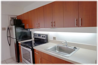 1750 Kalakaua Ave Unit 711, Honolulu, HI 96826