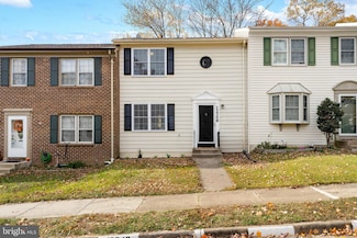 12346 Woodlawn Ct, Woodbridge, VA 22192