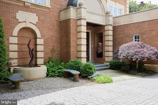 10036 Chartwell Manor Ct, Potomac, MD 20854