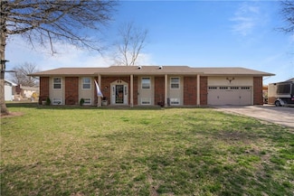 3020 30th Dr, Parsons, KS 67357