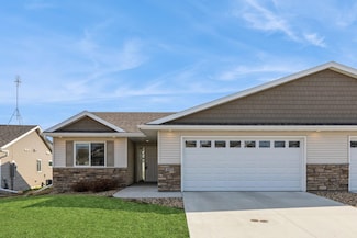 413 Fawn Run, Kenyon, MN 55946