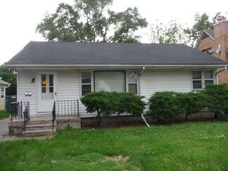 821 Douglas Ave, Aurora, IL 60505