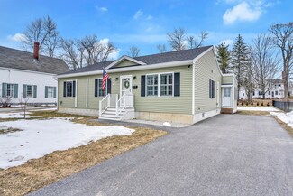 19 Mechanic St, Saco, ME 04072
