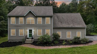 11 Sleepy Hollow Dr, Gorham, ME 04038