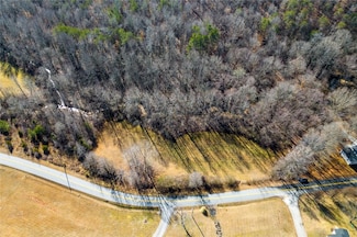 312 N Glassy Mountain Rd, Pickens, SC 29671