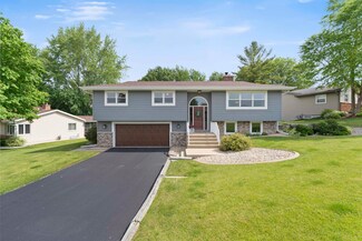 105 Winston Way, Waunakee, WI 53597