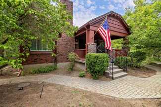 2704 S Monroe St, Spokane, WA 99203