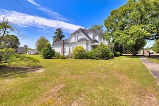 10 Burgess St, Summerton, SC 29148