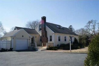 128 Rockland St, South Dartmouth, MA 02748