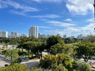 3301 N Country Club Dr Unit 607, Miami, FL 33180