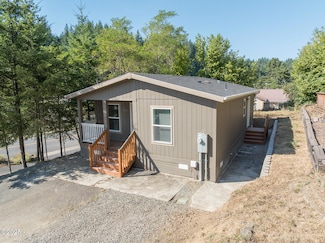 150 NW 5th St, Toledo, OR 97391