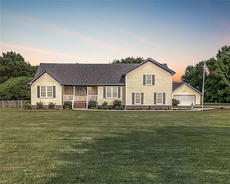 813 Puddin Ridge Rd, Moyock, NC 27958