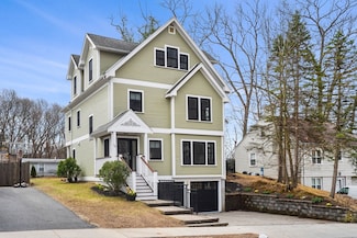26 Goddard St, Newton Highlands, MA 02461