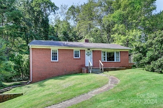 419 Monte Vista Rd, Candler, NC 28715