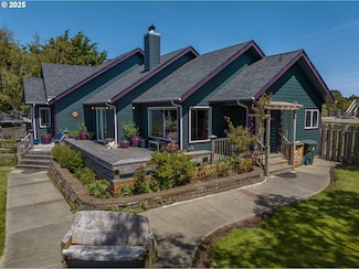 2992 Ruby Ct, Bandon, OR 97411