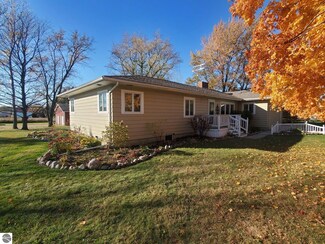 1214 Willows St, Ithaca, MI 48847