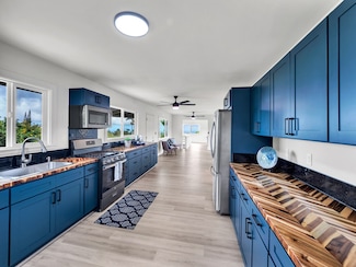 2427 Kaiwiki Rd, Hilo, HI 96720