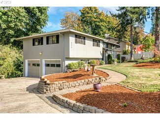 835 E 4th St, La Center, WA 98629