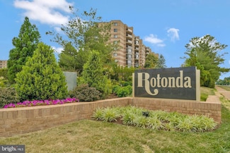8370 Greensboro Dr Unit 1009, McLean, VA 22102