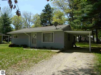 414 Pearl St, Mio, MI 48647