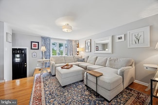 887 Oxford Ave, Phoenixville, PA 19460