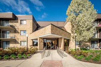 5550 Astor Ln Unit 203, Rolling Meadows, IL 60008