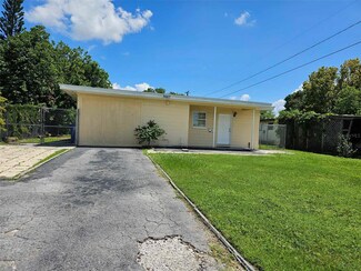 3667 62nd St N, Saint Petersburg, FL 33710