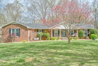 861 Lone Oak Dr, Cookeville, TN 38501