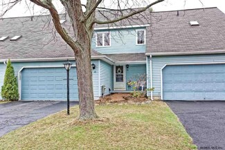 21 Standish Dr, Glenmont, NY 12077