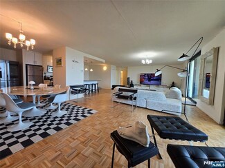 1275 15th St Unit PHB, Fort Lee, NJ 07024