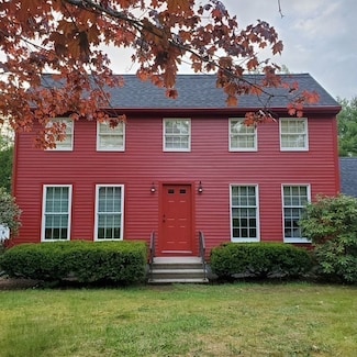 89 Peach St, Barre, MA 01005