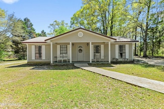 6004 J D McKee Rd, Moss Point, MS 39562
