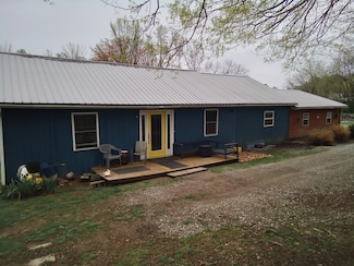 2705 Johnson Branch Rd, Leoma, TN 38468