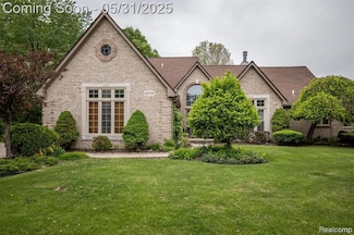 42739 Pond View Dr, Sterling Heights, MI 48314