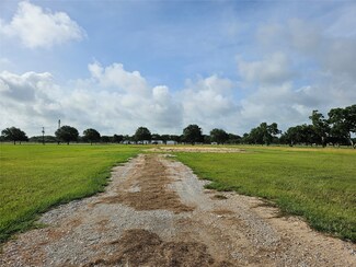 00 Earl St, El Campo, TX 77437