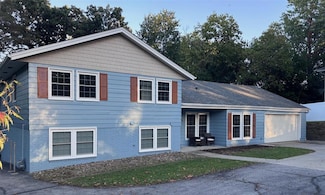 725 N 5th St, Carlisle, IA 50047