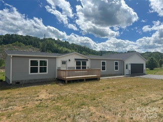 392 Burnsville School Rd, Burnsville, NC 28714
