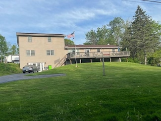 240 Maple Dr, Dalton, PA 18414