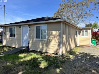 18223 SE Ash St, Portland, OR 97233