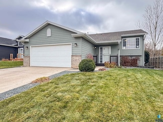 5617 W Hemlock Dr, Sioux Falls, SD 57107