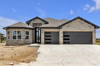 158 Lavanda Ln, Dale, TX 78616