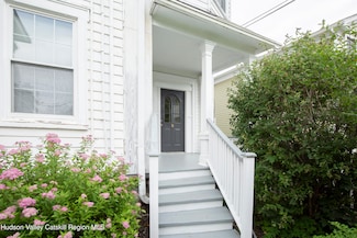 23 Livingston St Unit B, Rhinebeck, NY 12572