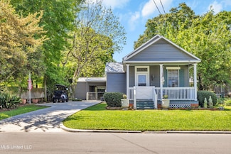 1306 Bowen Ave, Ocean Springs, MS 39564