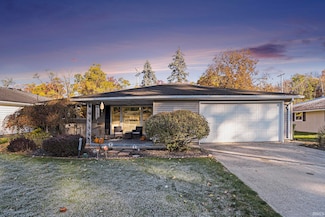 2521 Club Dr, South Bend, IN 46615