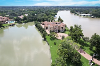 11 Paradise Point Dr, Sugar Land, TX 77478